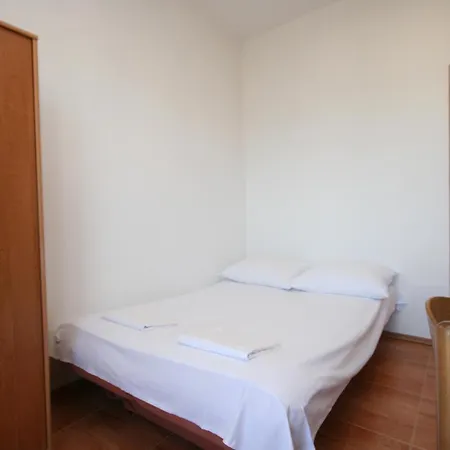 With Parking Space Gradac, Makarska - 6724 * Gradac (Split-Dalmatia)