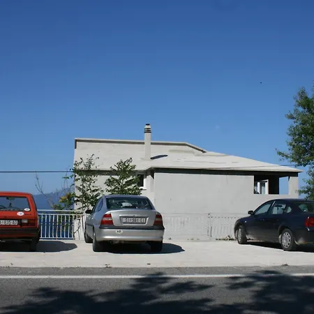 With Parking Space Gradac, Makarska - 6724 * Gradac (Split-Dalmatia)